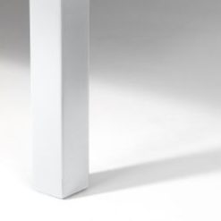 bella white bunk bed leg detail
