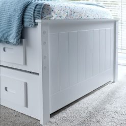 zara footboard detail
