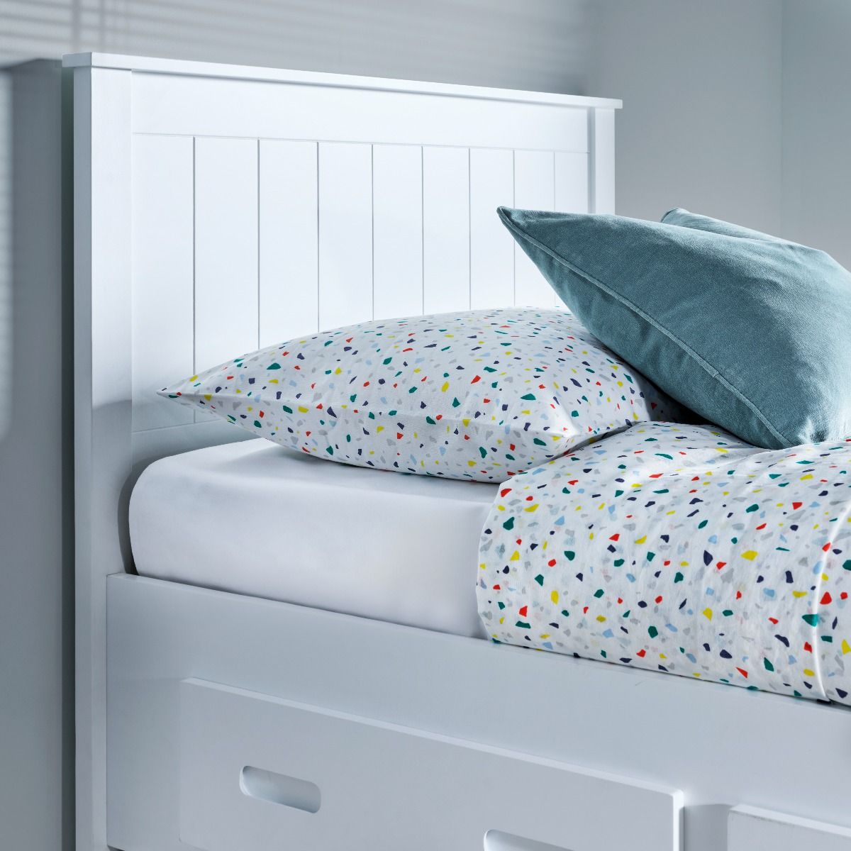 zara headboard detail